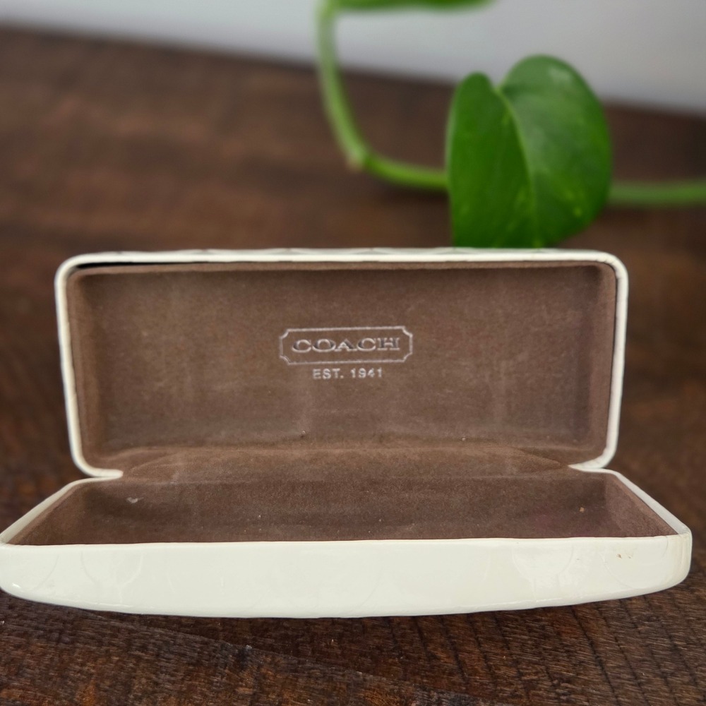 Coach Eyeglasses Case White Embossed Signature C Hard Shell Womens‎
